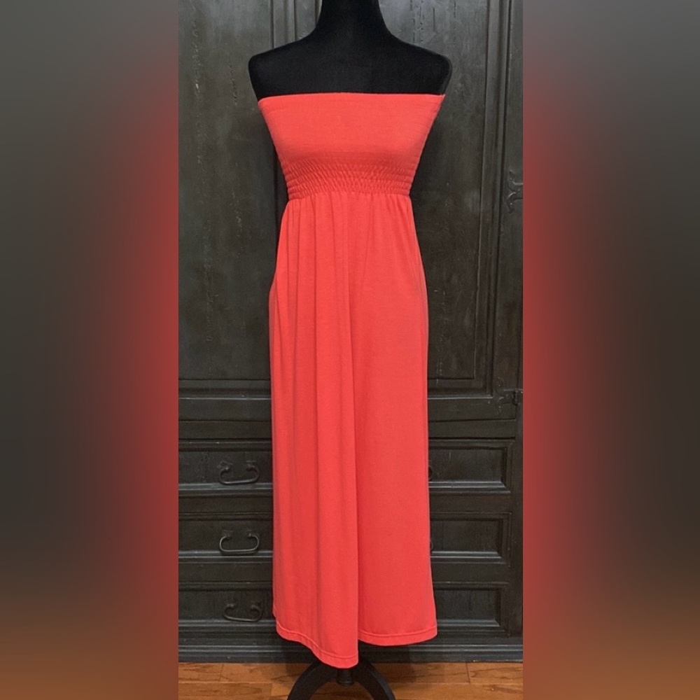 Elle Menno orange sleeveless dress. Size medium.
